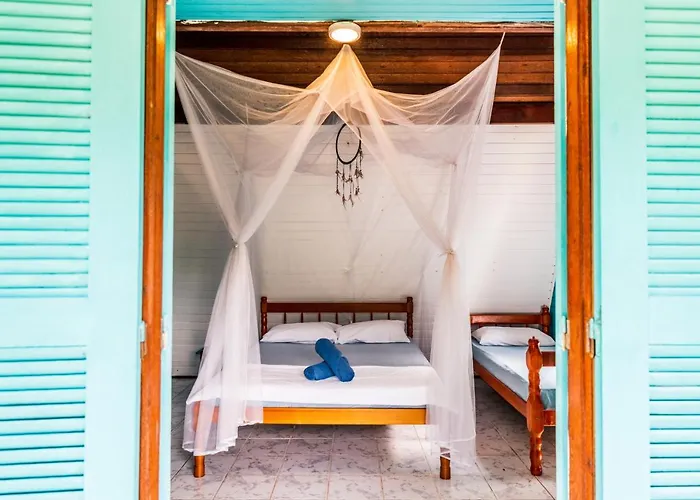 Happy Hammock Eco Beach